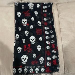 Alexander McQueen Black Scarf with White Skulls and Red Roses